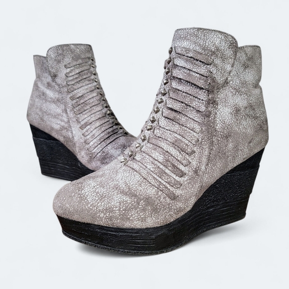 Sbicca Vintage Collection Charcoal Gray Wedge Ankle Boots Women's Size 10 - Picture 1 of 15